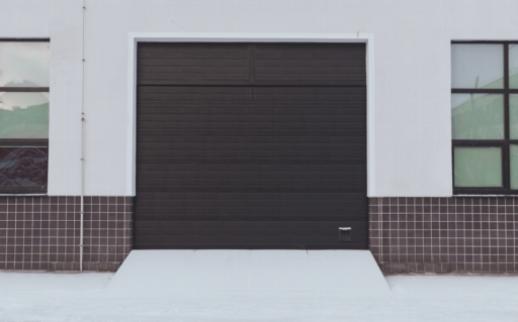 DIY 차고 문 방수 처리: 집을 안전하게 유지하고 건조하게 하는 방법